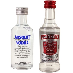 Duo de mignonnettes de vodka  Absolut & Smirnoff